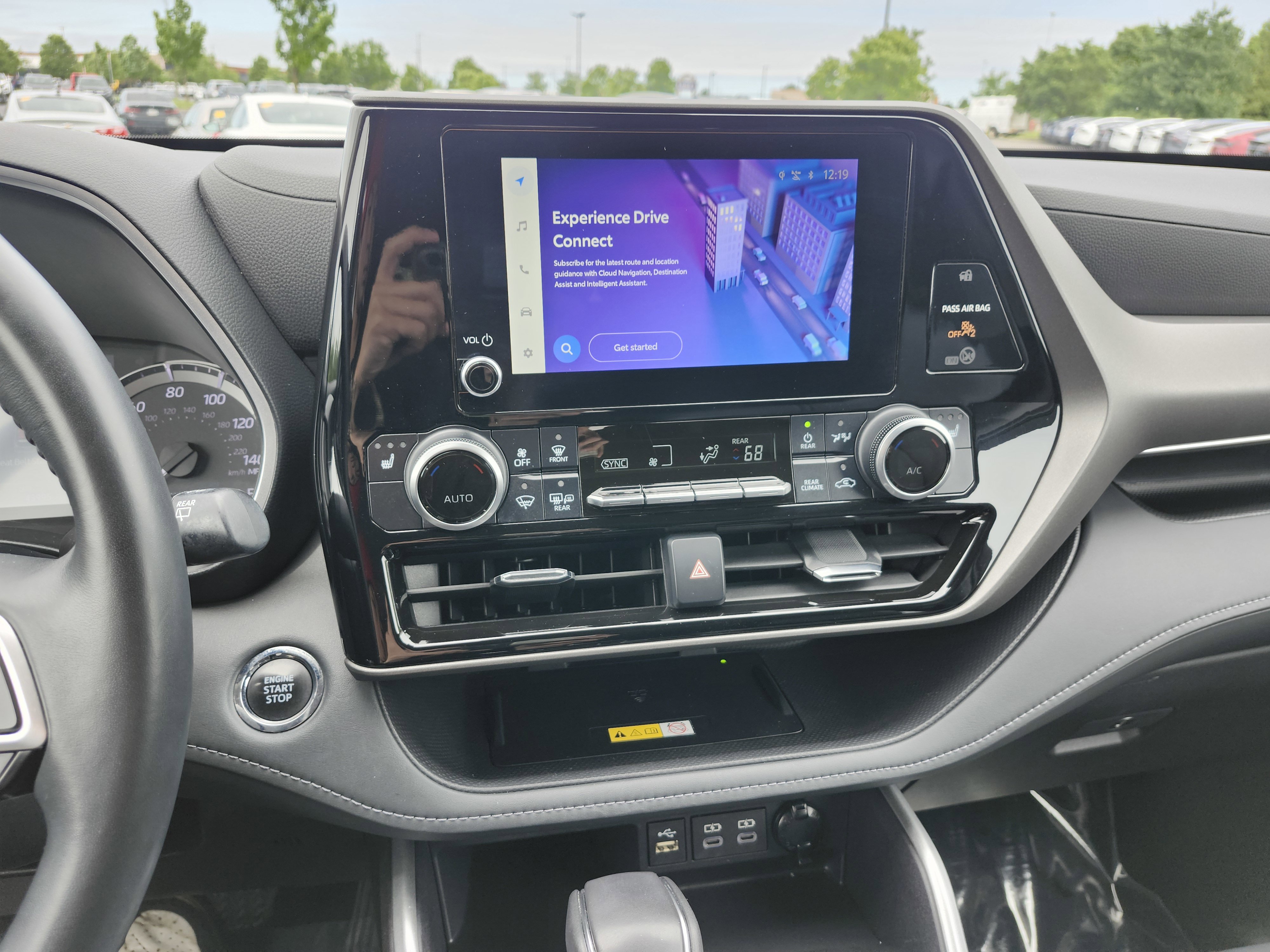 Used 2023 Toyota Highlander XLE FWD image 34