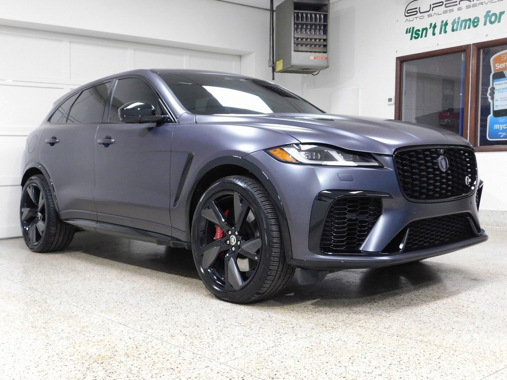 Used 2024 Jaguar F-PACE SVR image 3
