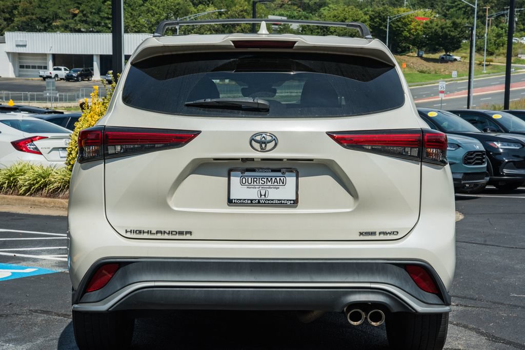 Used 2021 Toyota Highlander XSE AWD/4WD image 5