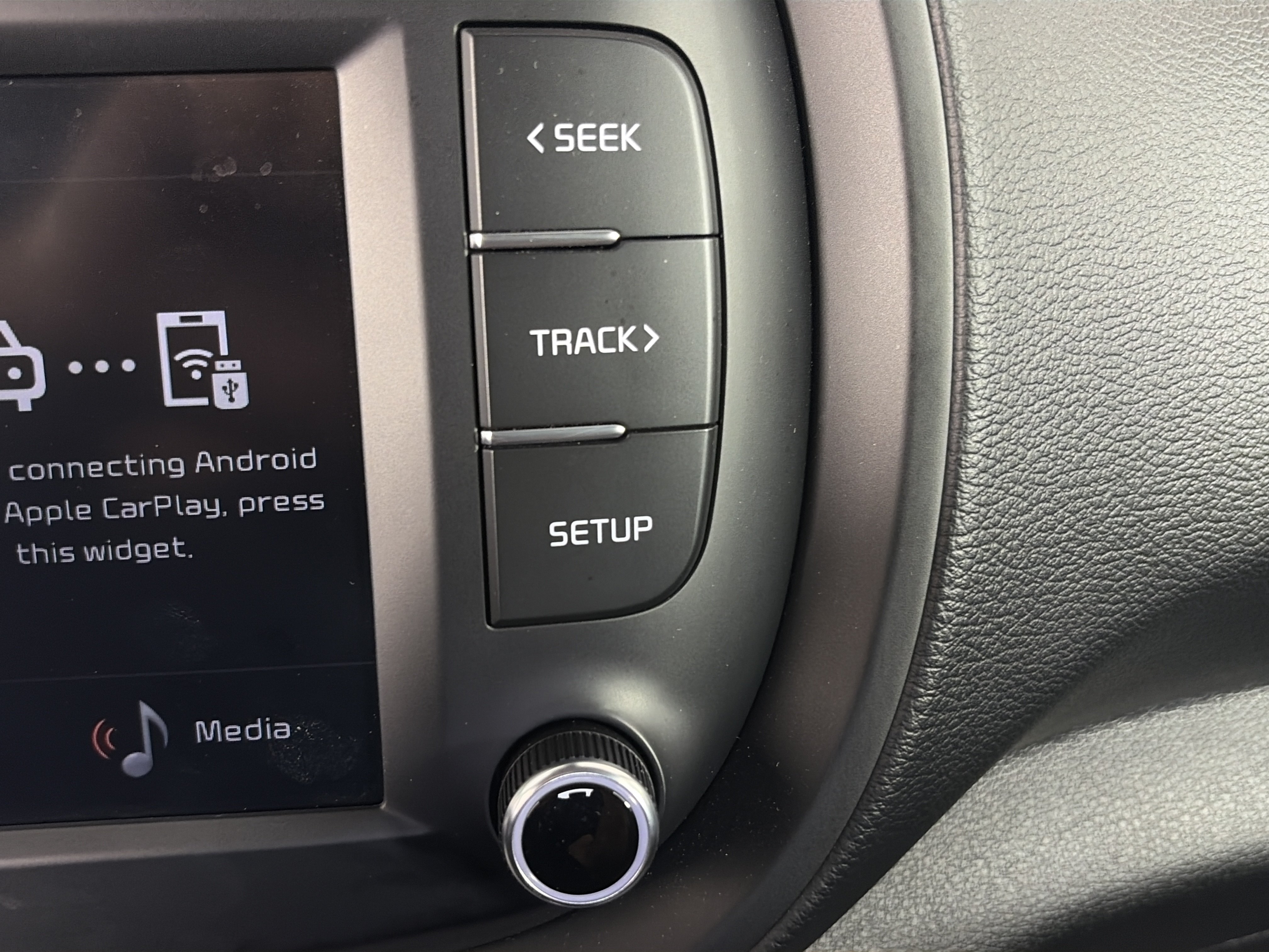 Used 2025 Kia Soul LX w/ LX Technology Package FWD image 18