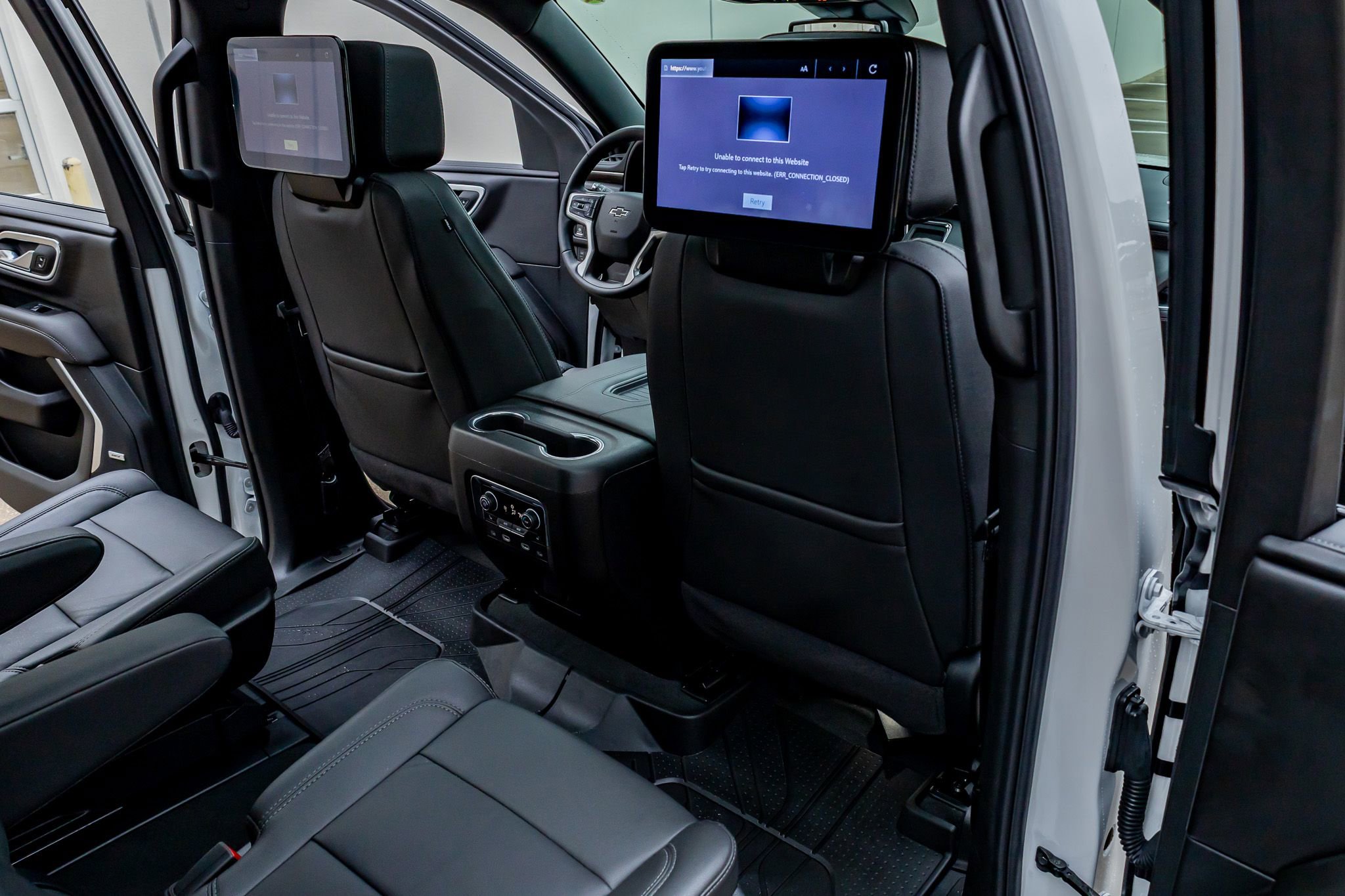 Used 2024 Chevrolet Tahoe Z71 w/ Luxury Package image 32