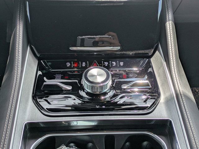 New 2025 Jeep Wagoneer Series II image 17