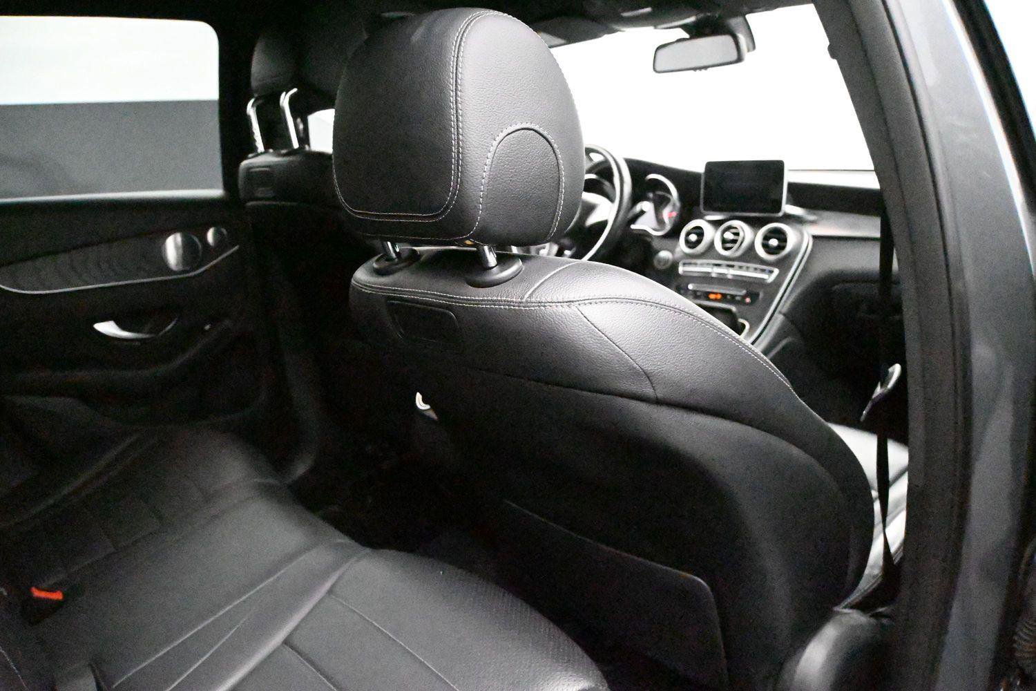 Used 2018 Mercedes-Benz GLC 300 4MATIC image 19
