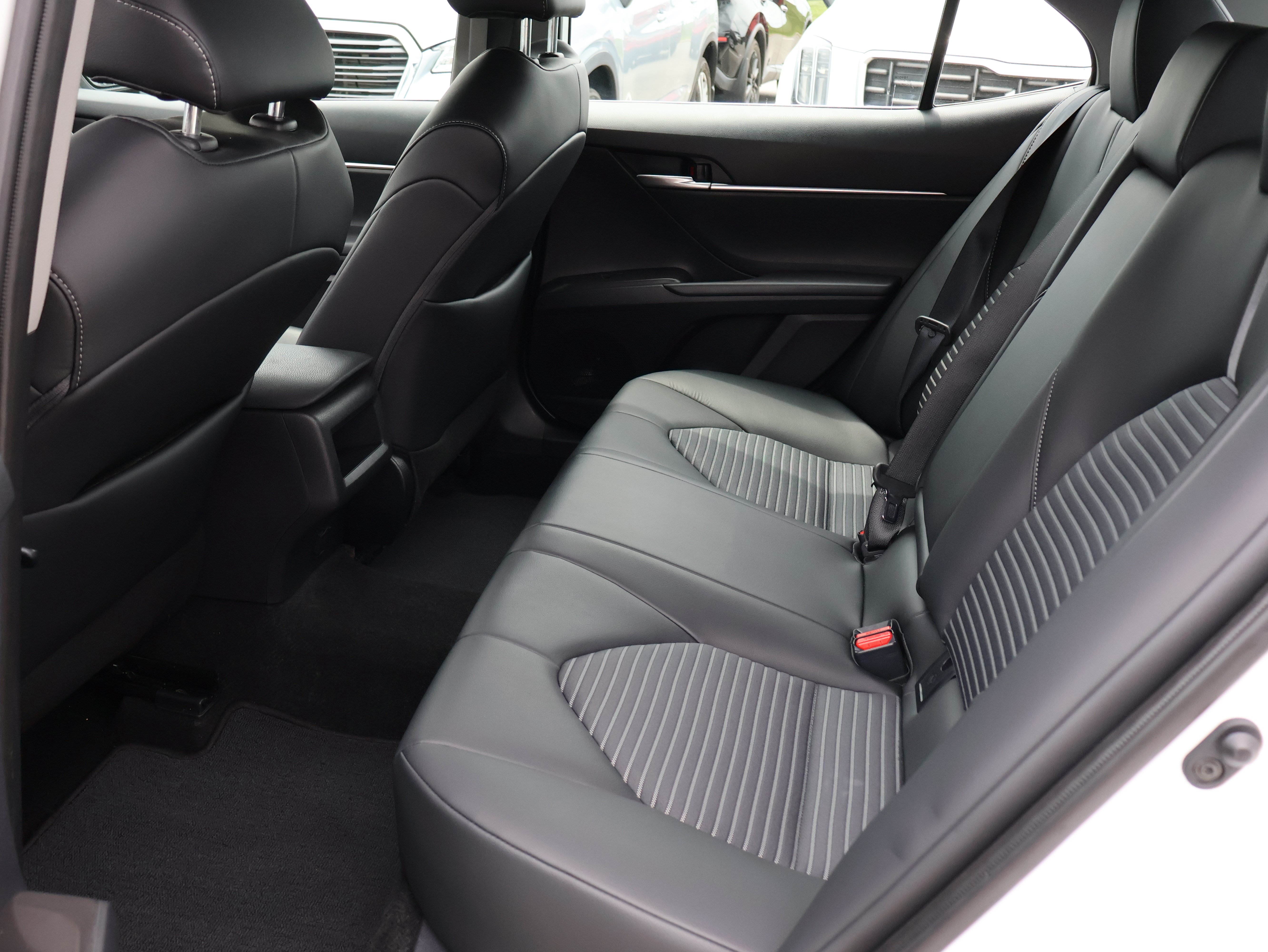 Used 2024 Toyota Camry SE w/ Convenience Package FWD image 16