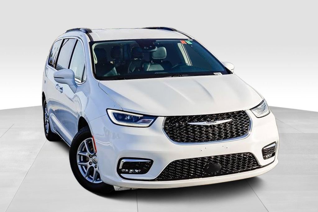 Used 2022 Chrysler Pacifica Touring-L FWD image 2