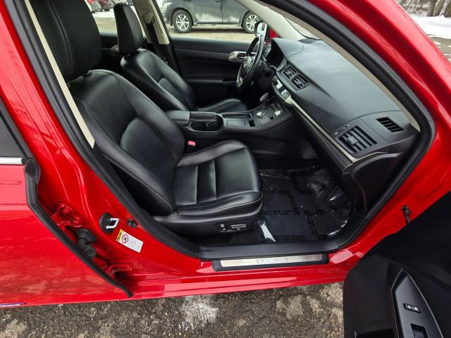 Used 2015 Lexus CT 200h image 16