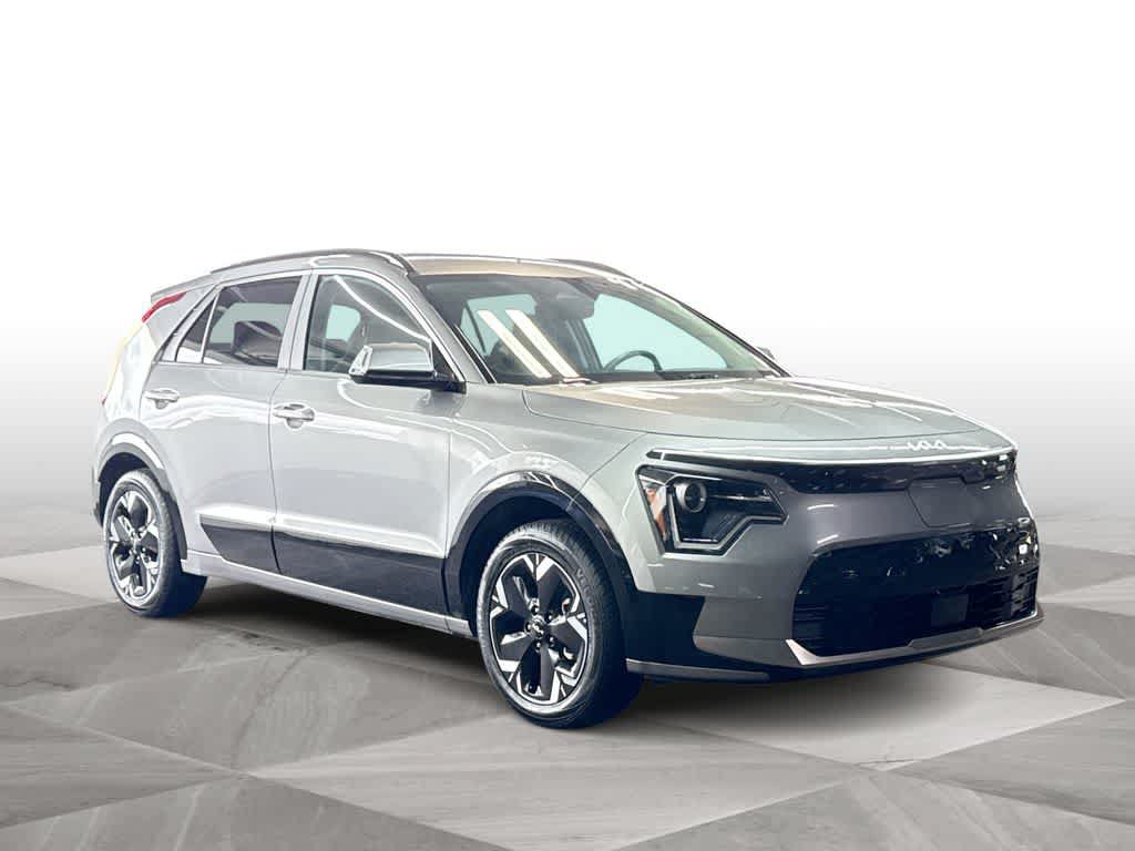 Used 2025 Kia Niro Wind FWD image 2