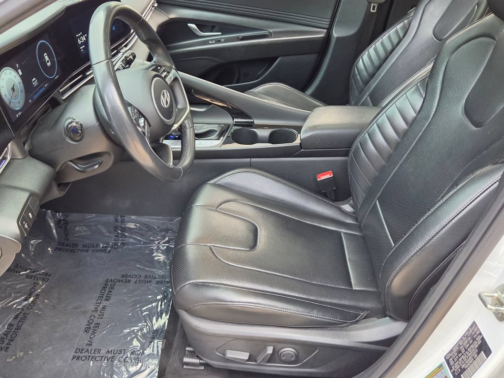 Used 2024 Hyundai Elantra Limited FWD image 11