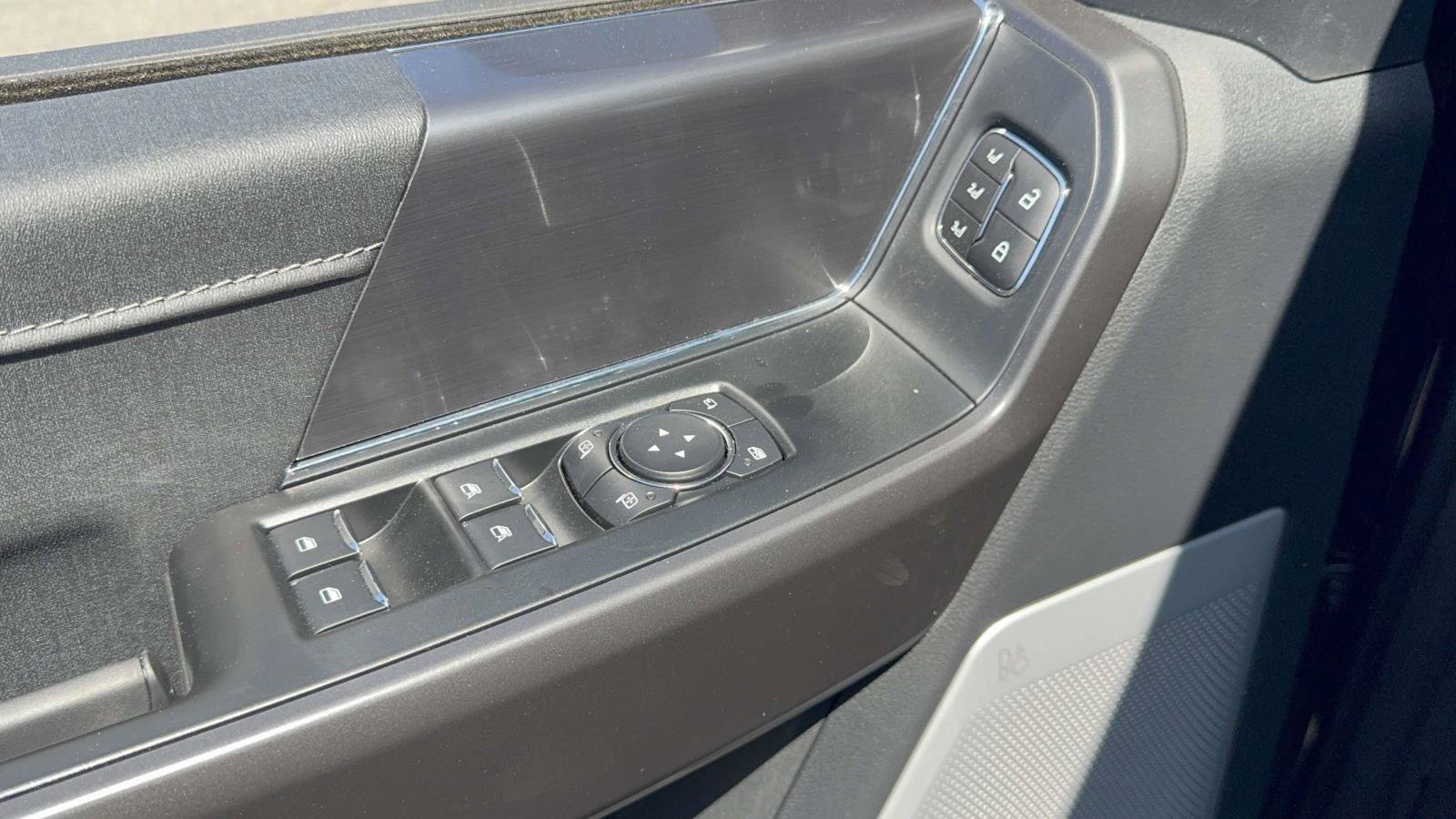 New 2025 Ford F150 Lariat w/ Equipment Group 502A High AWD/4WD image 18