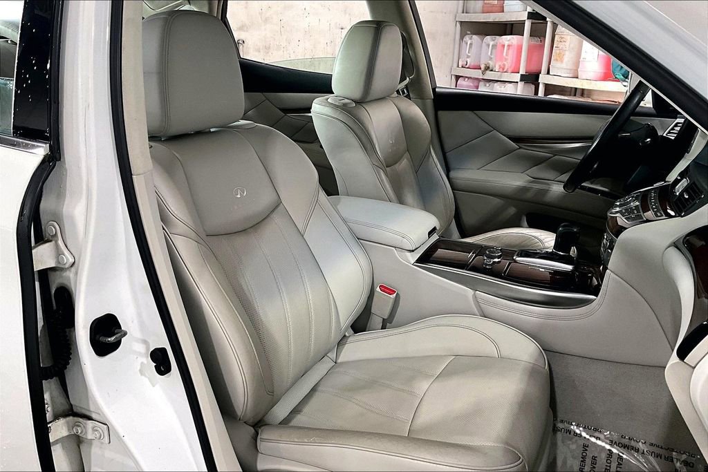 Used 2011 INFINITI M37 x w/ Deluxe Touring Pkg image 27