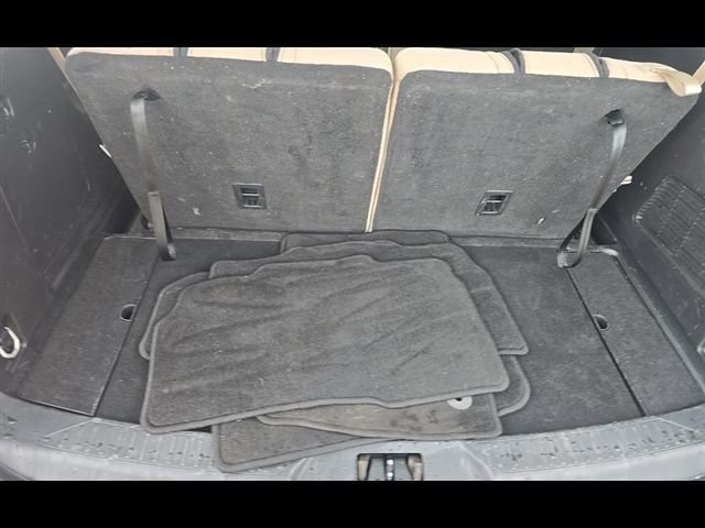 Used 2023 Ford Explorer XLT AWD/4WD image 7