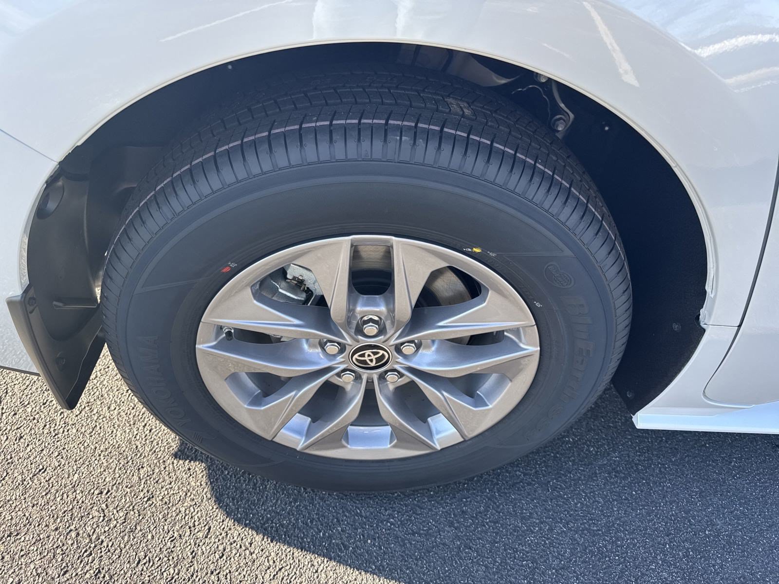 New 2025 Toyota Sienna XLE FWD image 11
