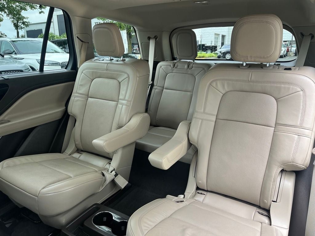 Used 2024 Lincoln Aviator Reserve w/ Equipment Group 201A AWD/4WD image 14