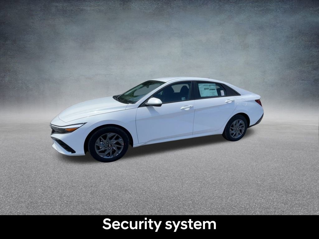 Used 2025 Hyundai Elantra Blue image 11