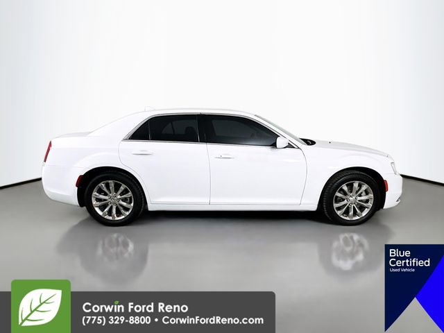 Used 2022 Chrysler 300 Touring image 10