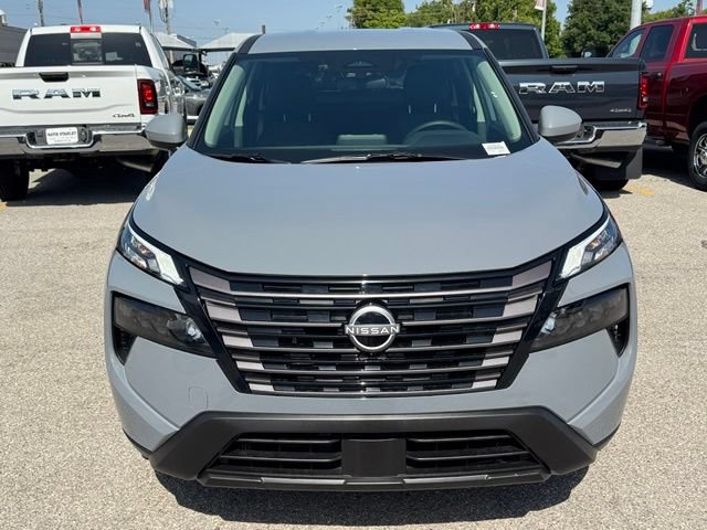 Used 2026 Nissan Rogue SV FWD image 2