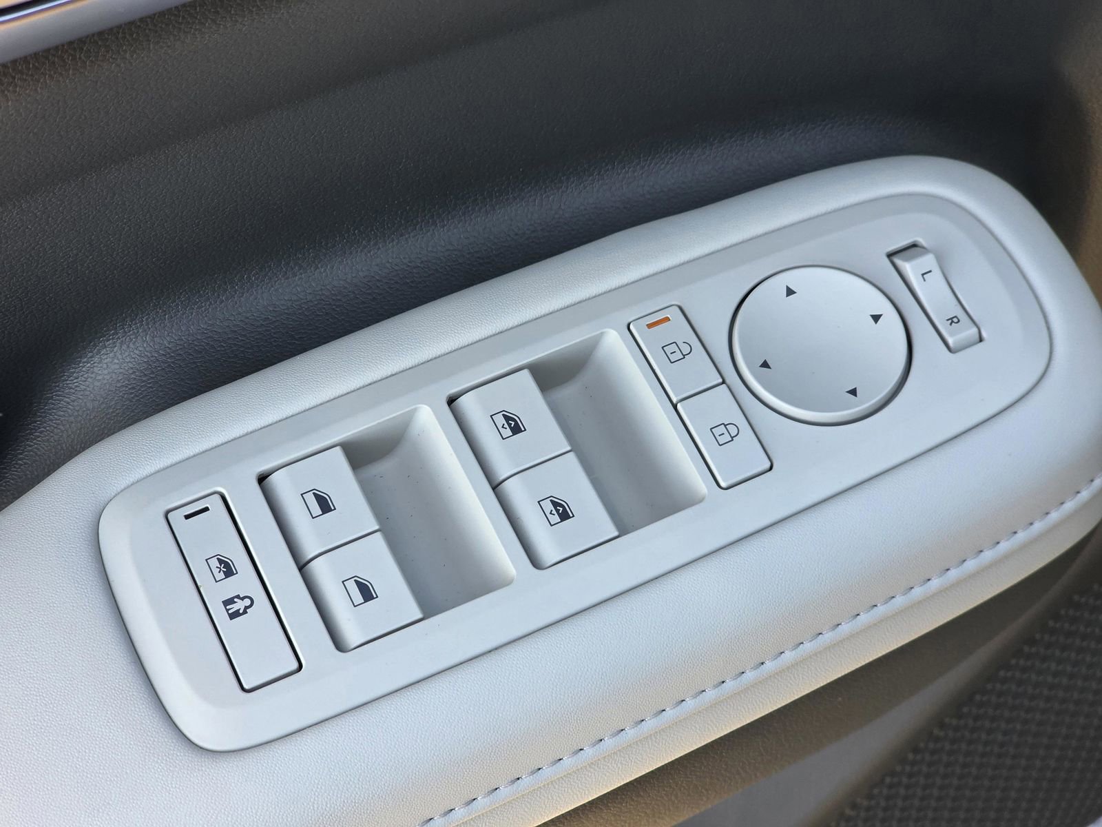 New 2026 Hyundai Santa Fe SEL image 17