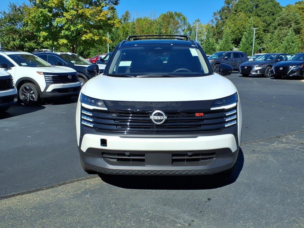 New 2026 Nissan Kicks SR FWD image 2