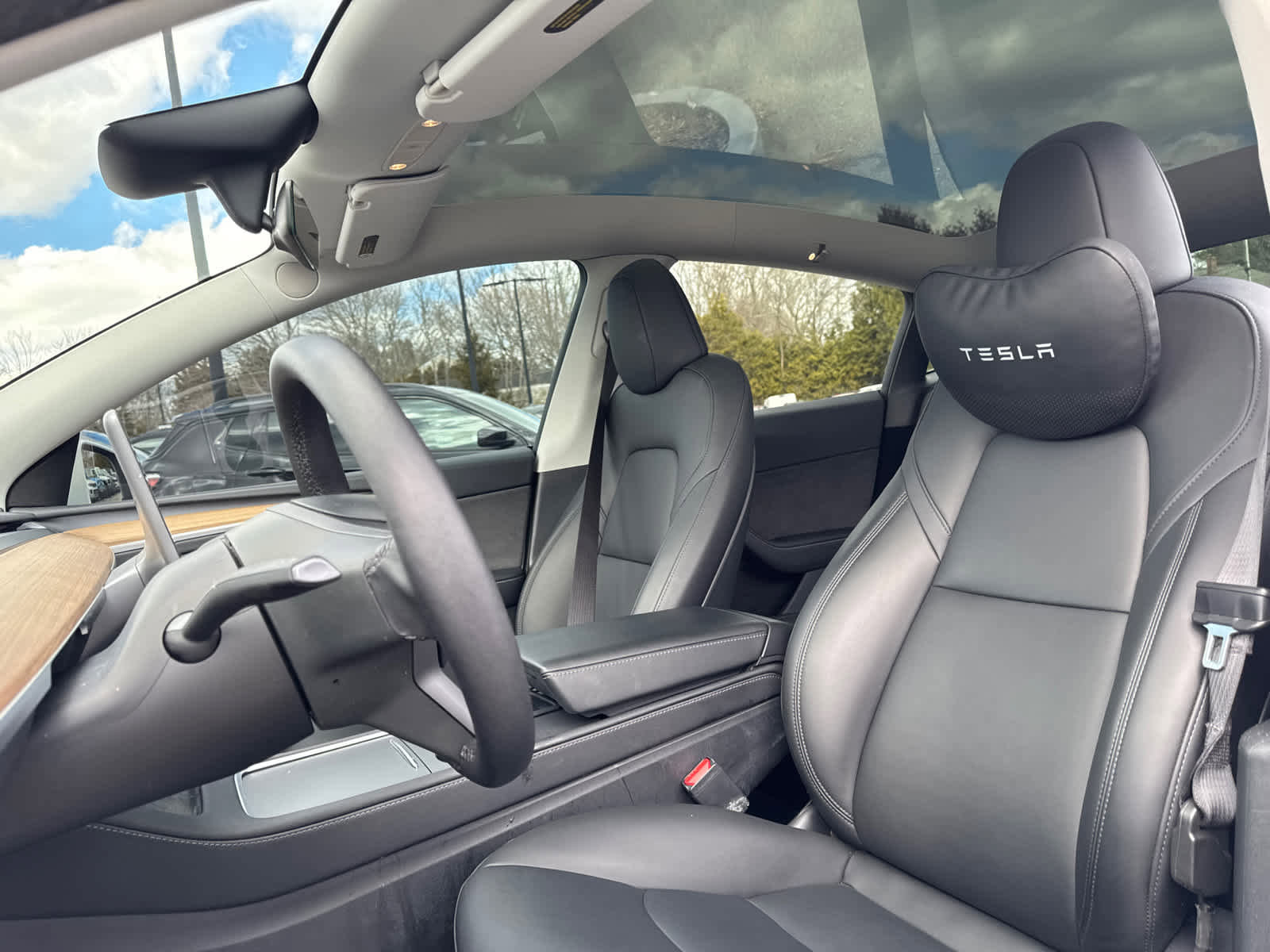 Used 2025 Tesla Model Y Performance image 13