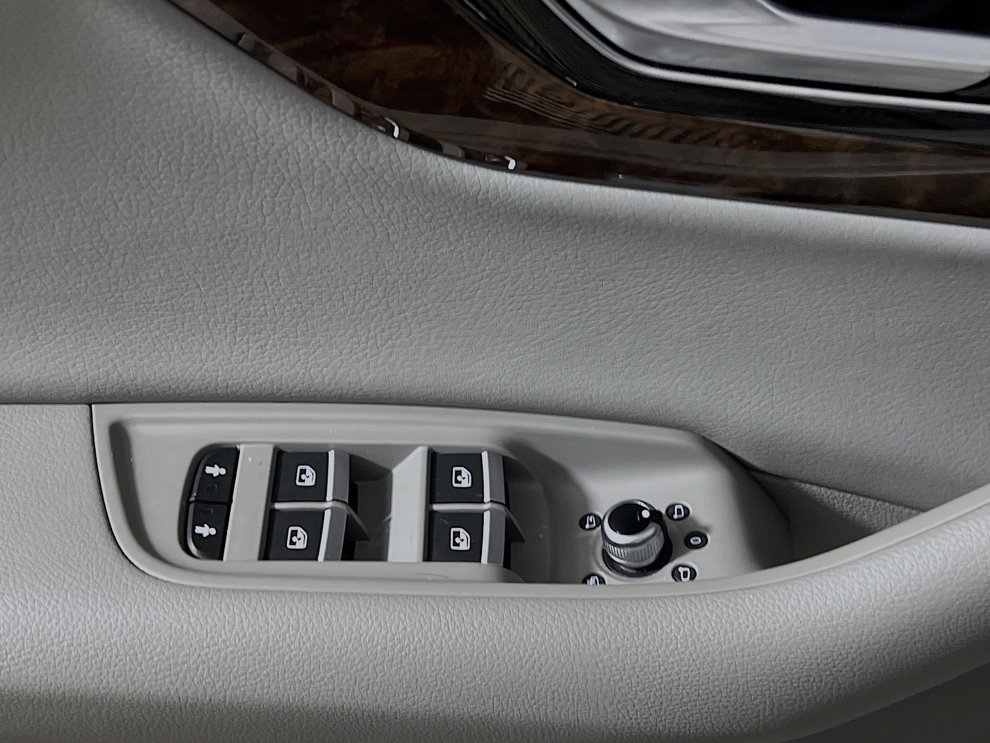 Used 2018 Audi Q7 3.0T Prestige AWD/4WD image 17