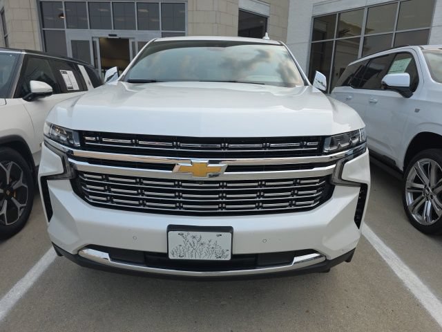 Used 2023 Chevrolet Suburban Premier AWD/4WD image 2