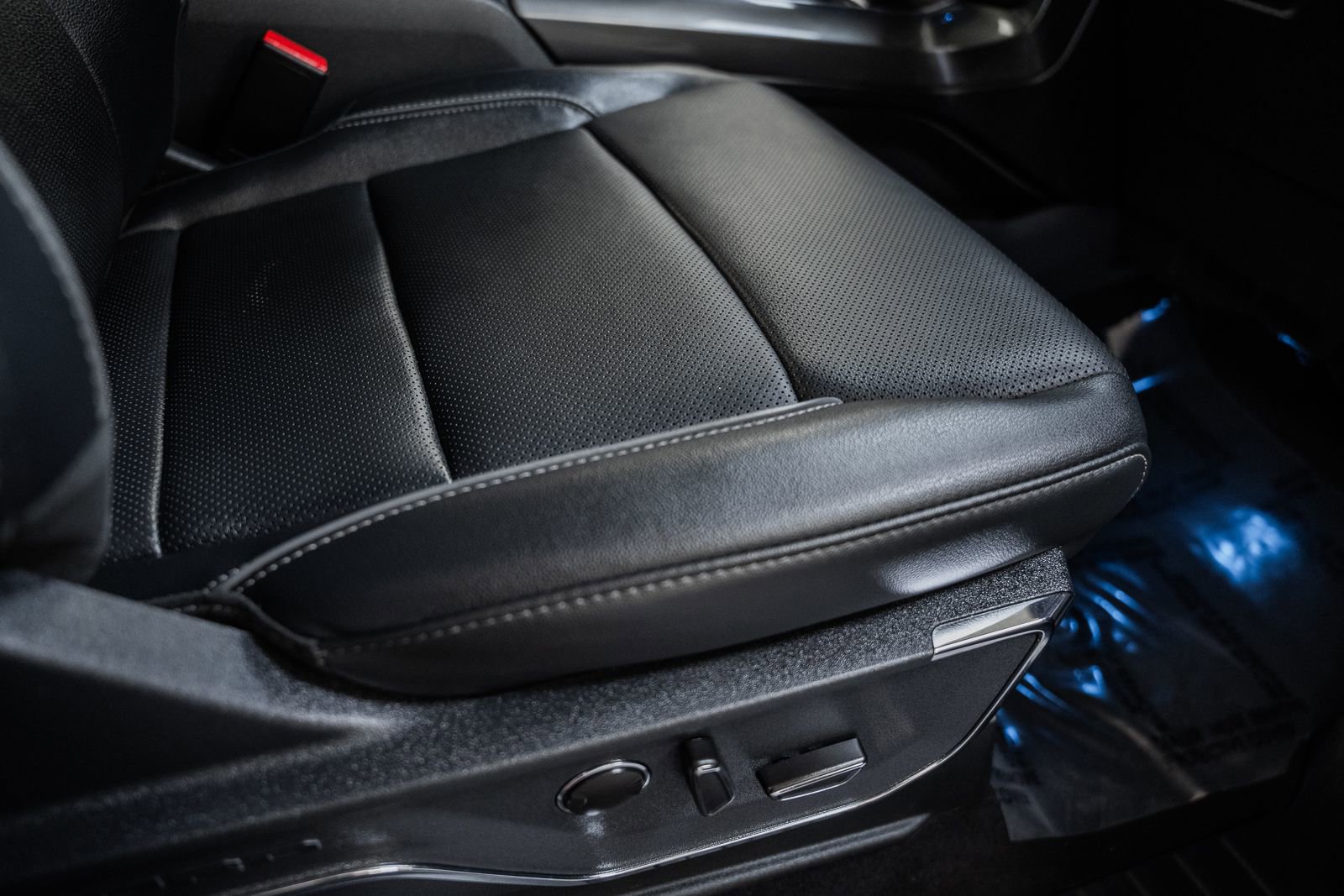 Certified 2023 Ford F150 Lariat w/ Equipment Group 502A High image 44