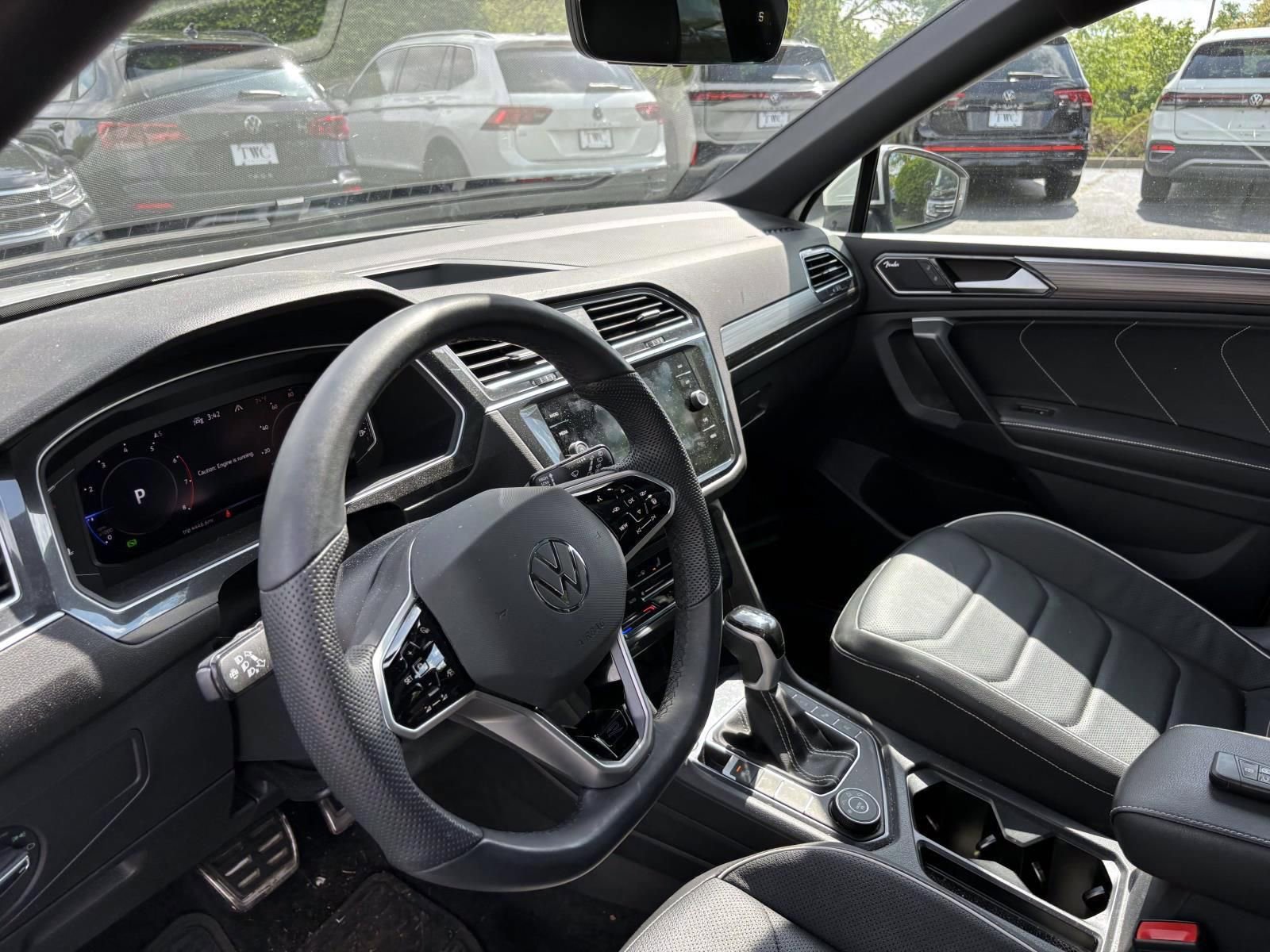 Used 2024 Volkswagen Tiguan SEL R-Line AWD/4WD image 23