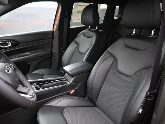 New 2026 Jeep Compass Latitude image 13