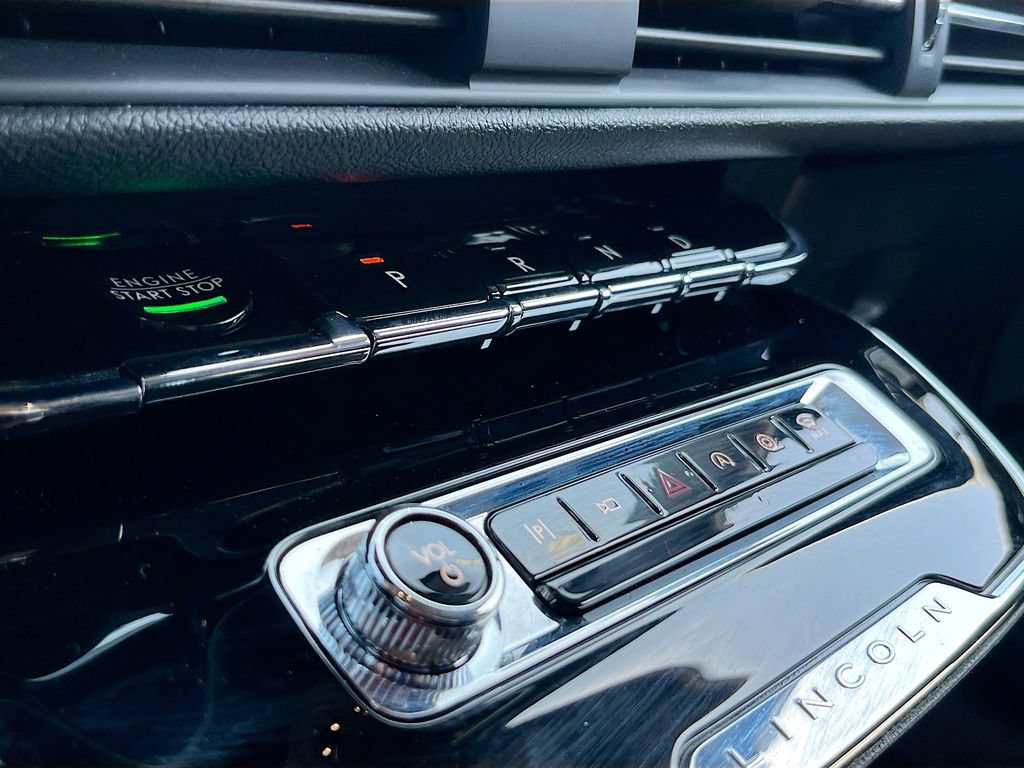 Used 2025 Lincoln Corsair FWD image 17