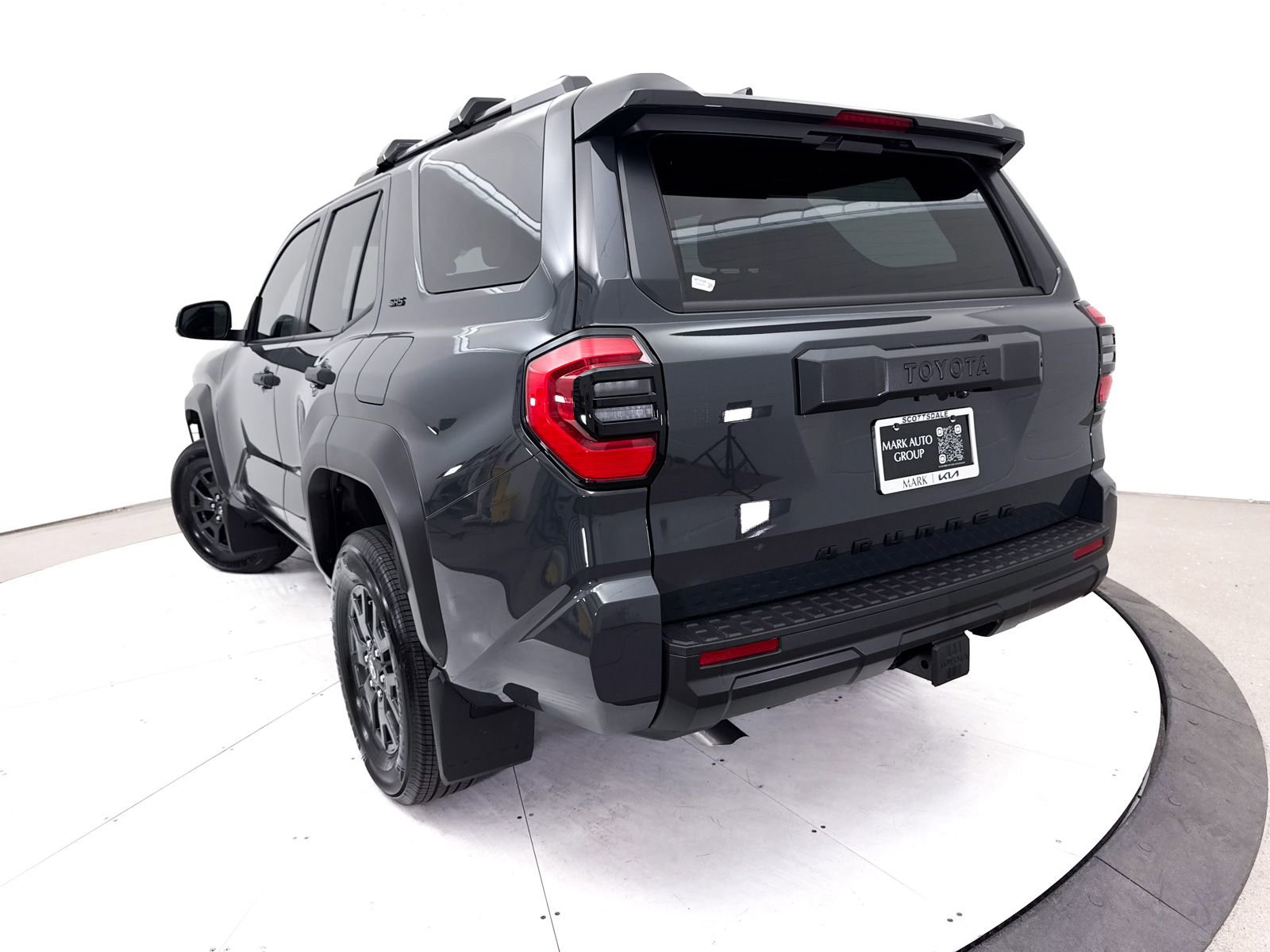 Used 2025 Toyota 4Runner SR5 AWD/4WD image 6