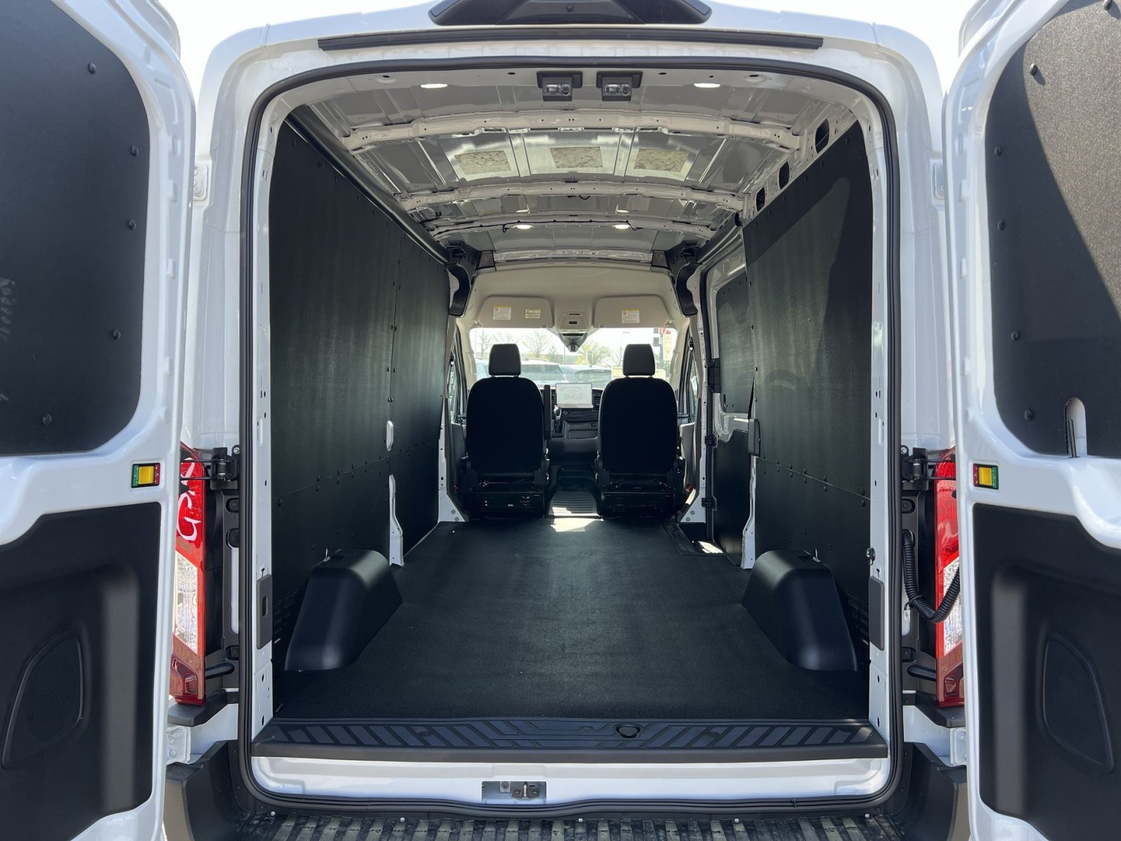 New 2026 Ford Transit 250 148 Medium Roof w/ Load Area Protection Package RWD image 24