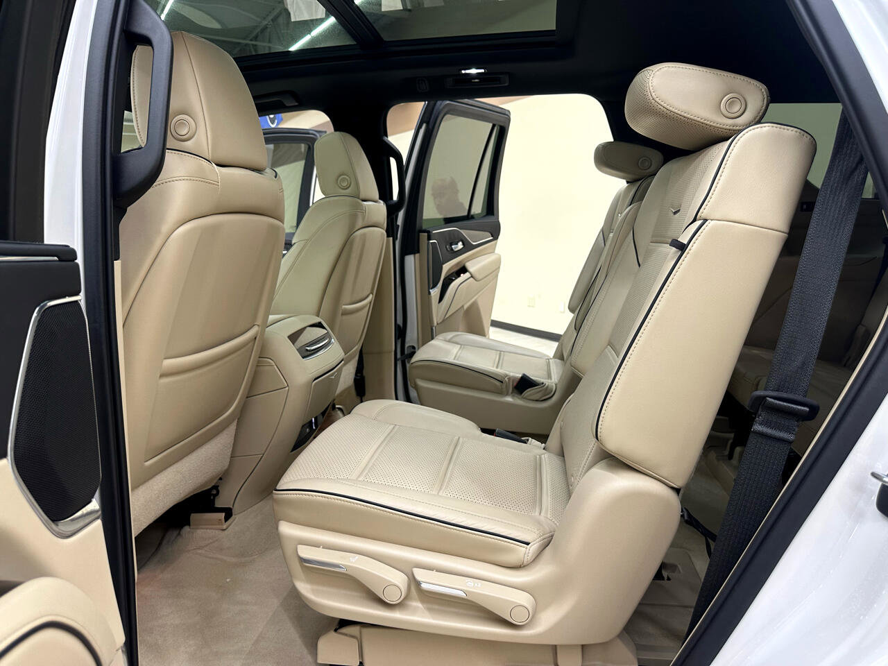 Used 2021 Cadillac Escalade Premium Luxury w/ Driver Assist Tech Package image 36