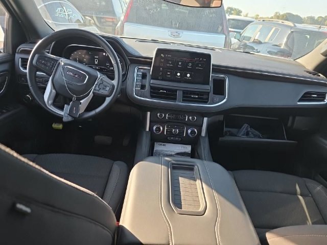 Used 2023 GMC Yukon SLE w/ Gmc Pro Safety Plus Package AWD/4WD image 14