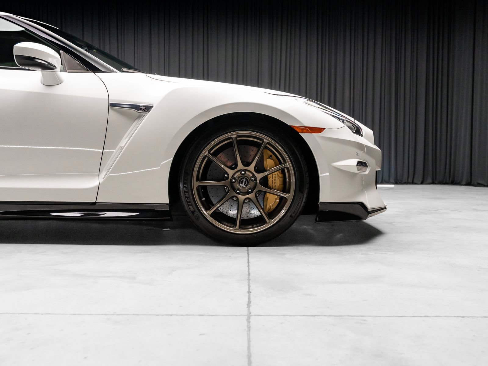 Used 2024 Nissan GT-R w/ Floor Mat Package AWD/4WD image 25