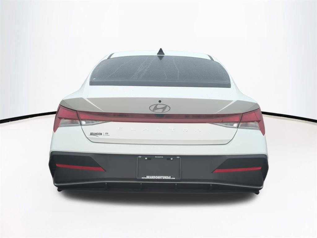 New 2026 Hyundai Elantra SE image 6