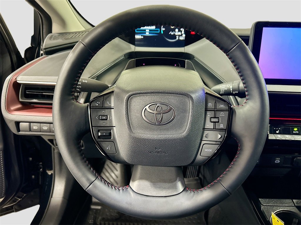 Used 2025 Toyota Prius Plug-In Hybrid image 9