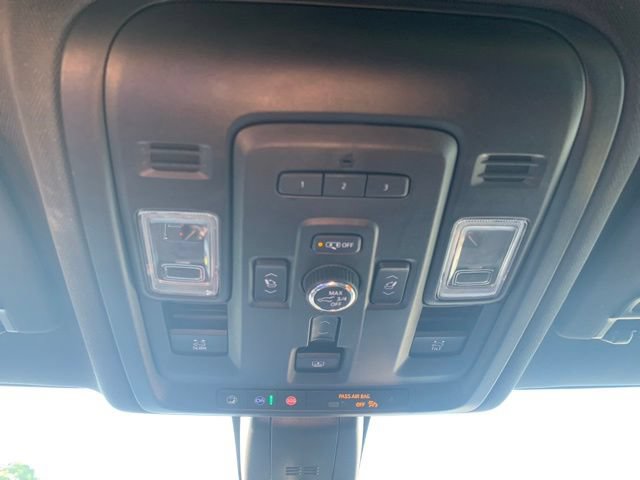 Used 2021 GMC Yukon XL AT4 w/ AT4 Premium Plus Package AWD/4WD image 32