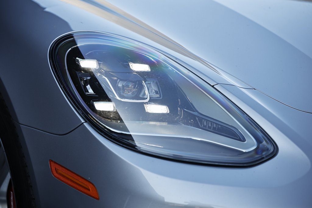 Used 2021 Porsche Panamera 4 image 18