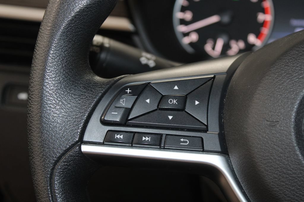 Used 2024 Nissan Altima 2.5 SV FWD image 41
