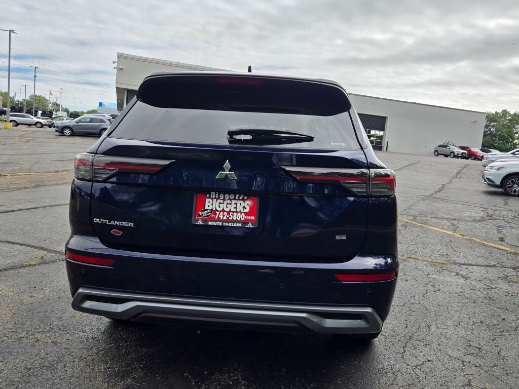 New 2026 Mitsubishi Outlander SE AWD/4WD image 12