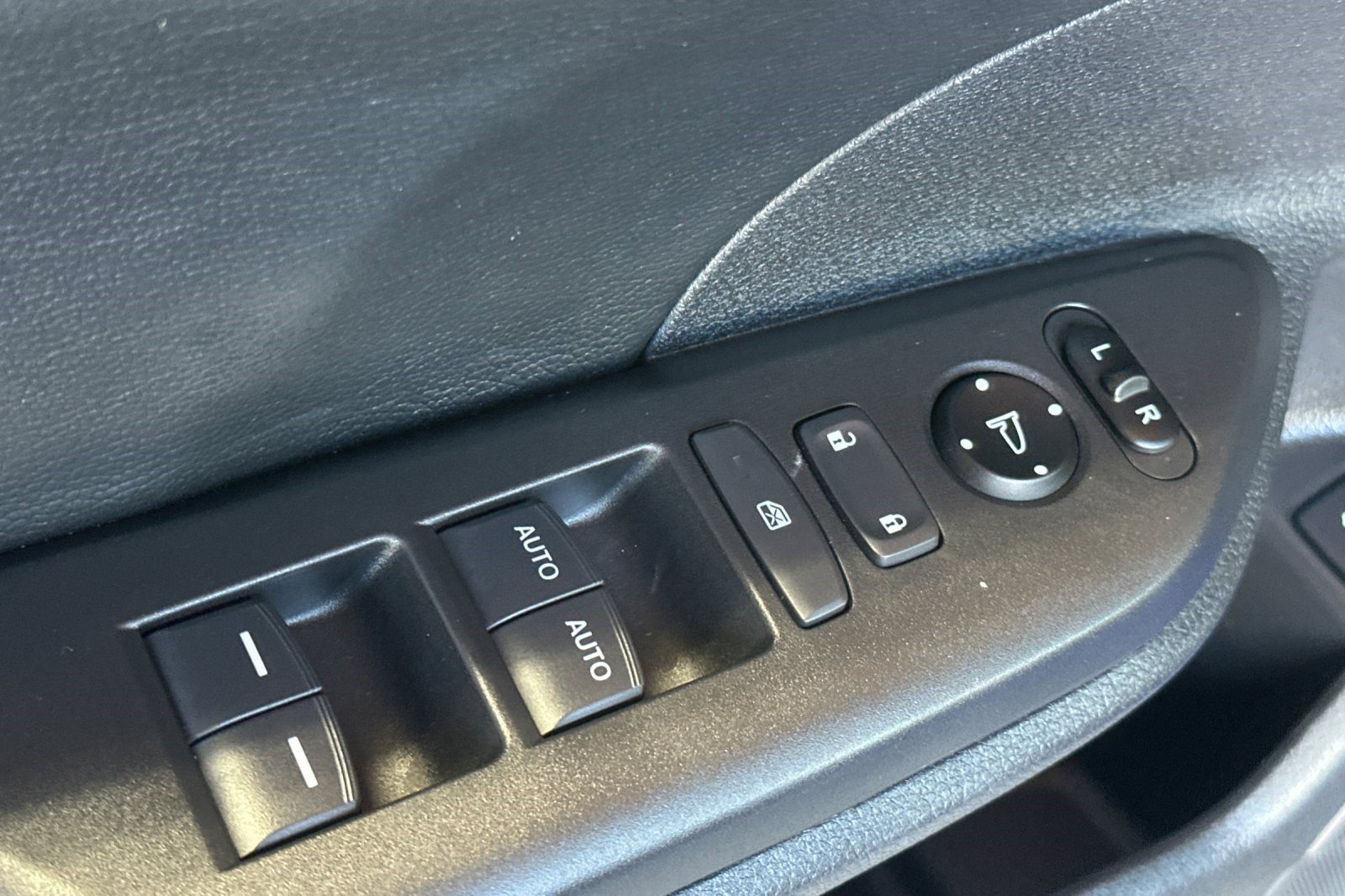 Used 2018 Honda Civic EX-L image 13