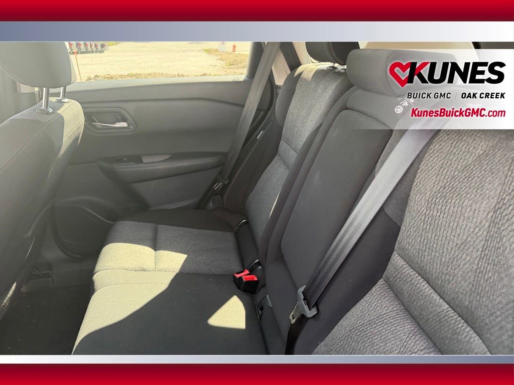 Used 2025 Nissan Rogue SV AWD/4WD image 9
