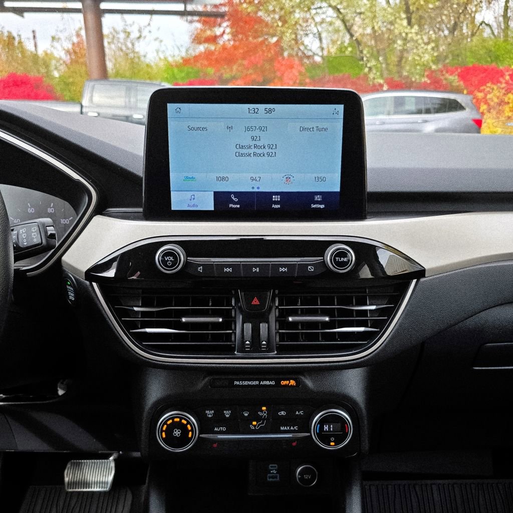 Used 2020 Ford Escape SE image 4