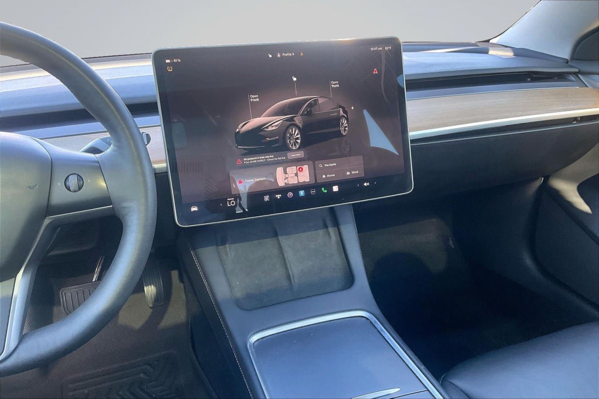 Used 2023 Tesla Model 3 Standard Range RWD image 6