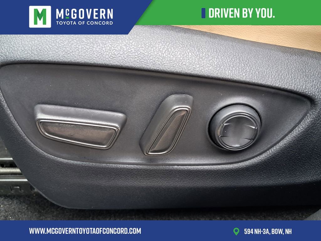 Used 2025 Toyota RAV4 XLE Premium image 15