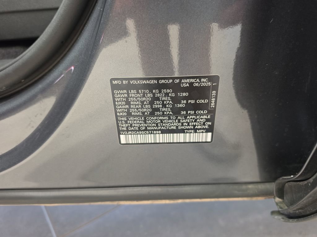 Used 2025 Volkswagen Atlas SE image 38