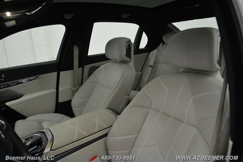 Used 2023 BMW 760i xDrive w/ Executive Package AWD/4WD image 12