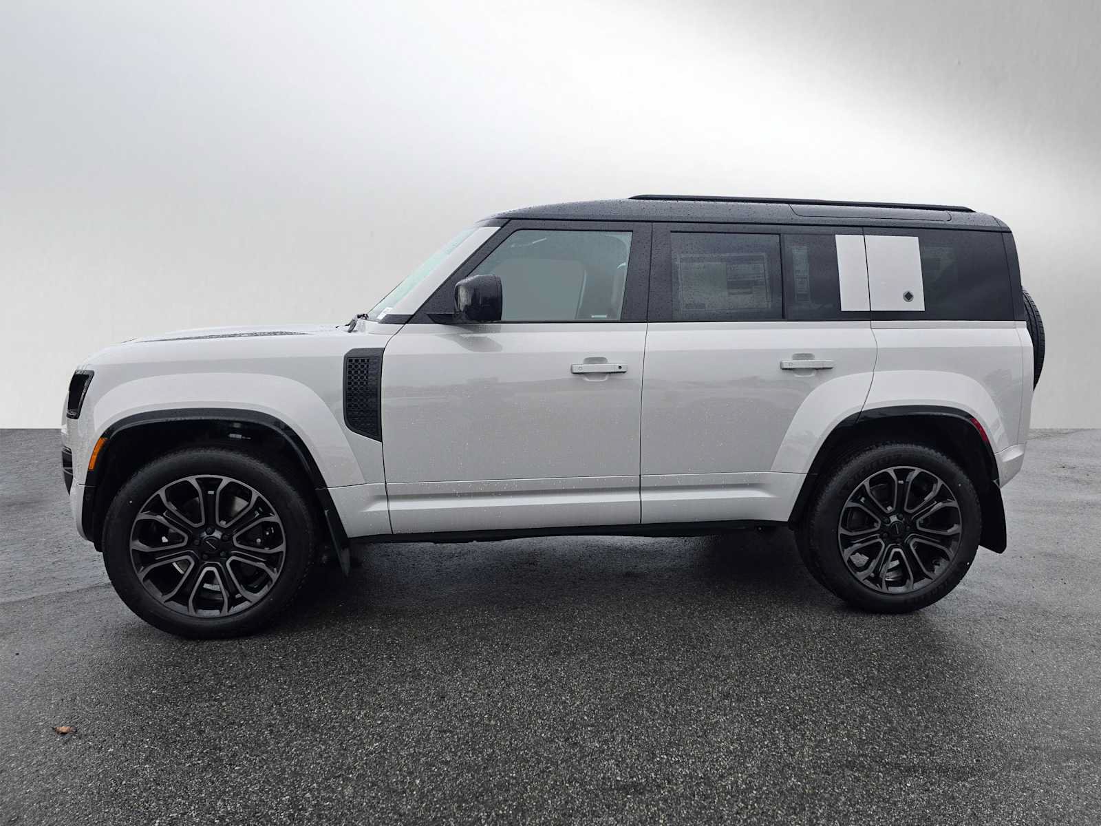 New 2026 Land Rover Defender 110 OCTA AWD/4WD image 2