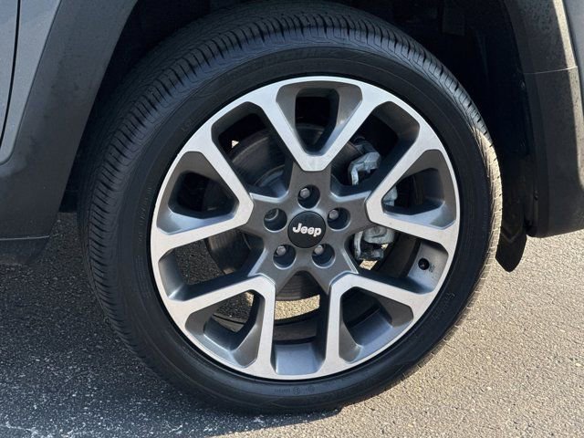 Used 2022 Jeep Renegade Limited w/ Sun, Sound & Wheels Group AWD/4WD image 5