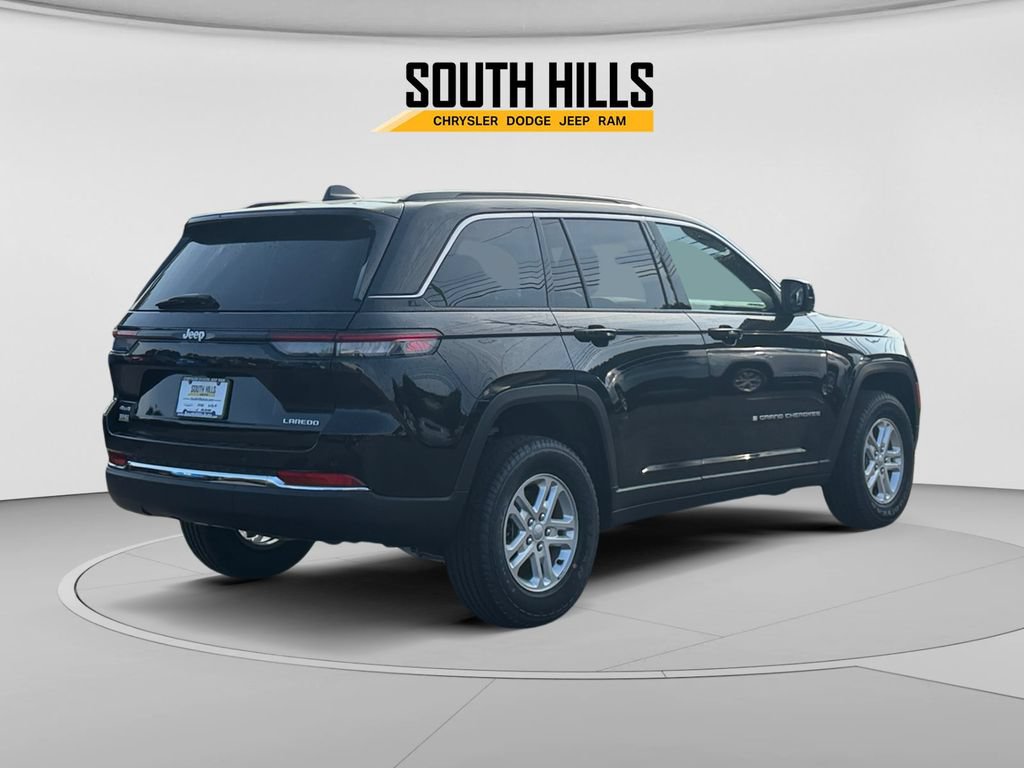 Used 2025 Jeep Grand Cherokee Laredo AWD/4WD image 5
